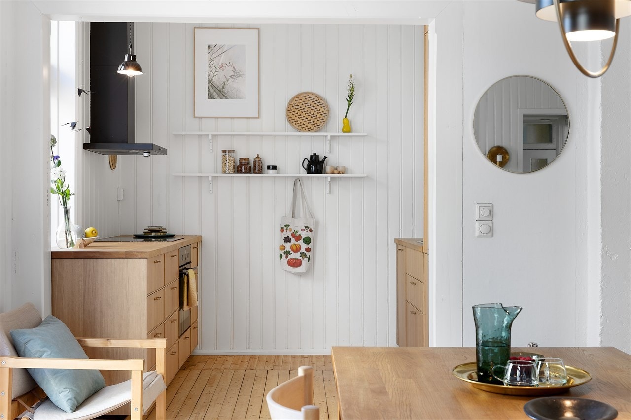 Her har man plass til et spisebord for flere middagsgjester. Galleribilde