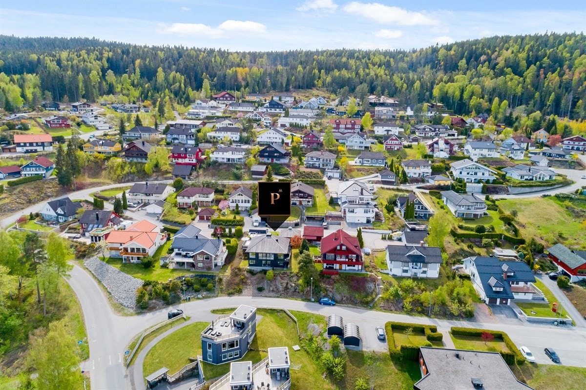 Boligfeltet ligger rett ved et mylder av turstier i Austadmarka. Galleribilde