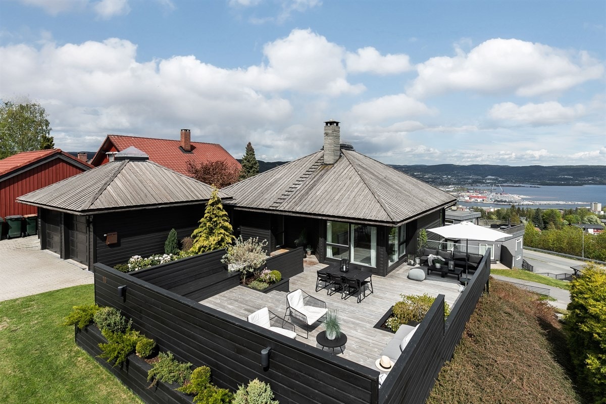 Nydelig, storslagen utsikt over Drammensområdet og fjorden. Galleribilde