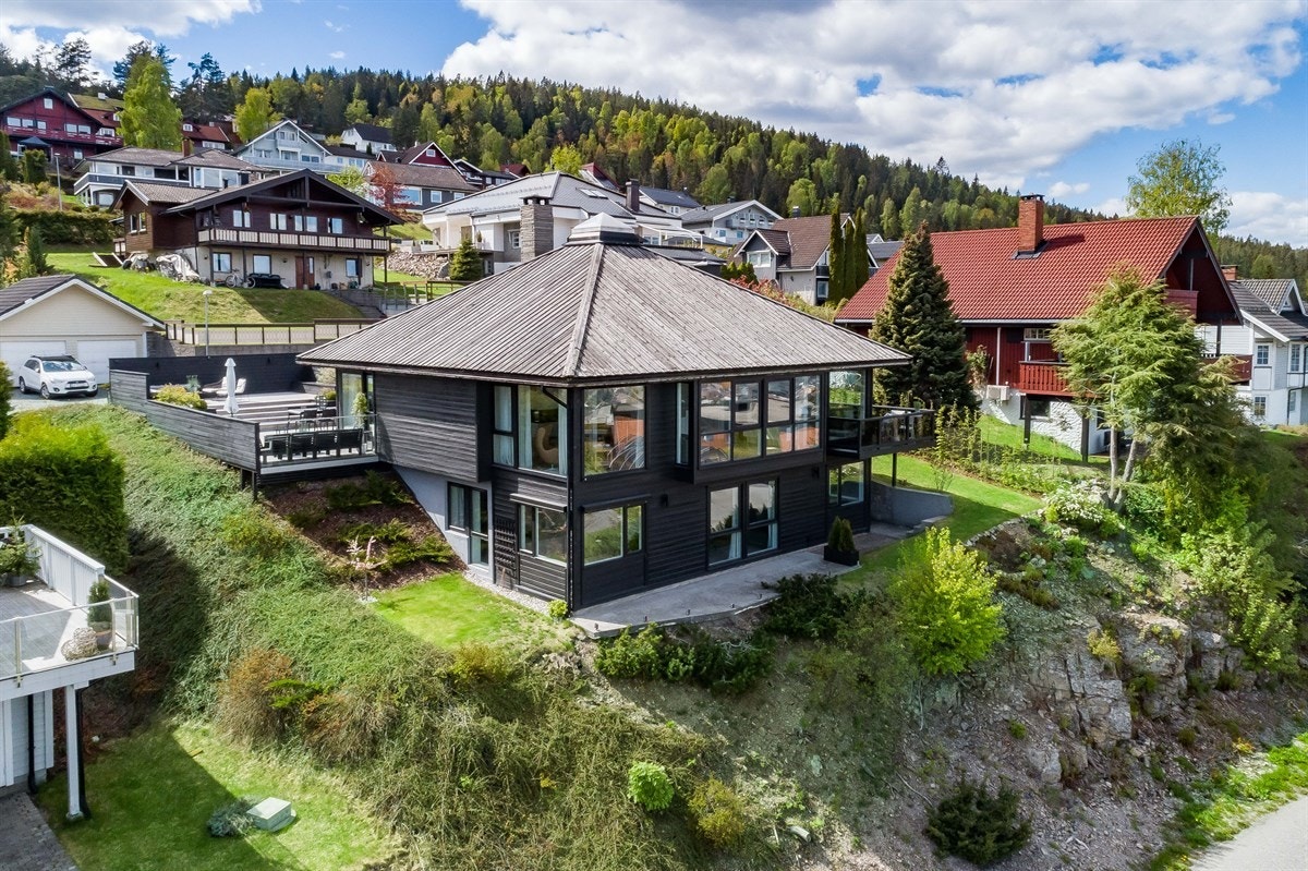 Fantastisk utsikt fra herlige terrasser - Solrikt! Galleribilde