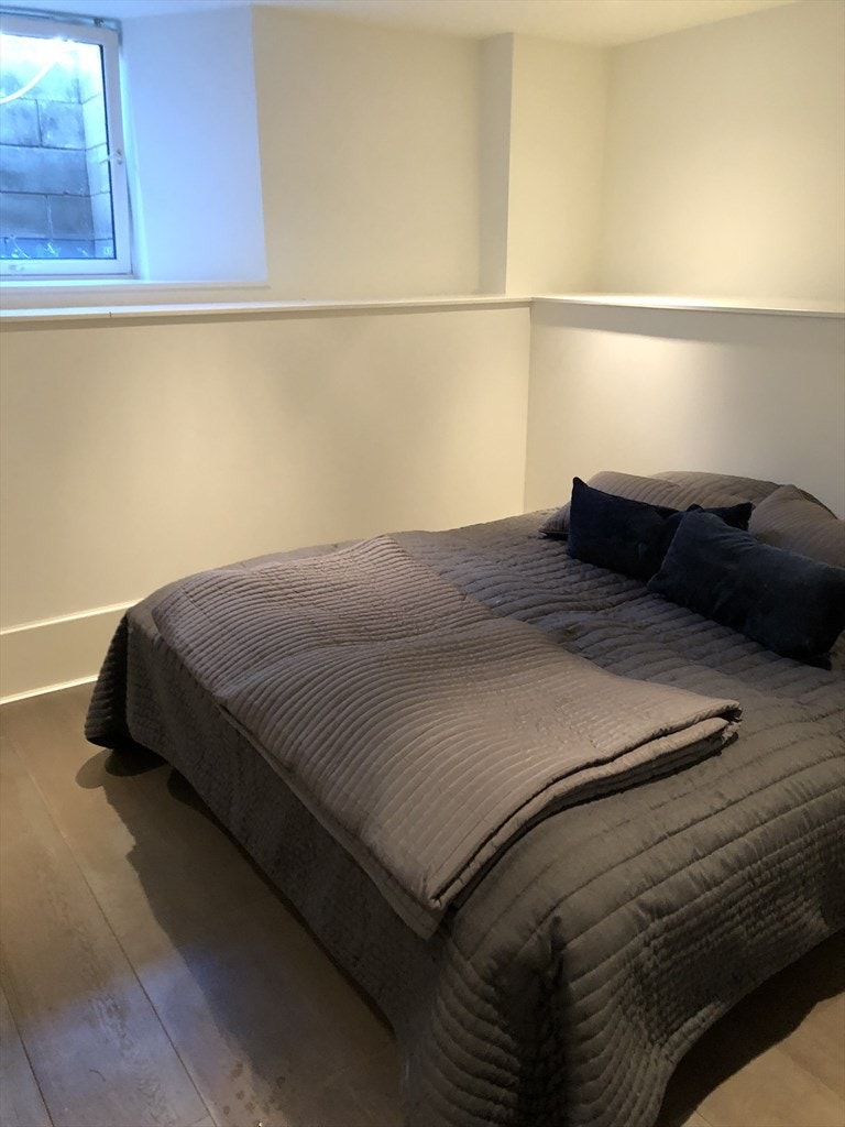 Soverom i kjellerdel. Galleribilde