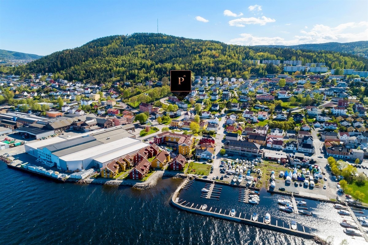 Universitetet i Sørøst-Norge har en av landets mest moderne lokaler på Papirbredden som ligger helt nede ved elva. Galleribilde