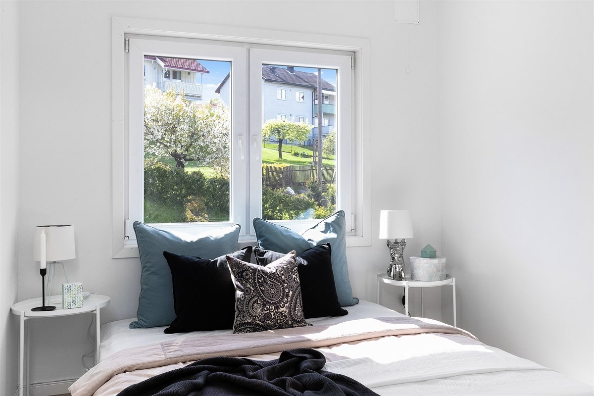 Begge soverom har plass for garderobeskap. Galleribilde