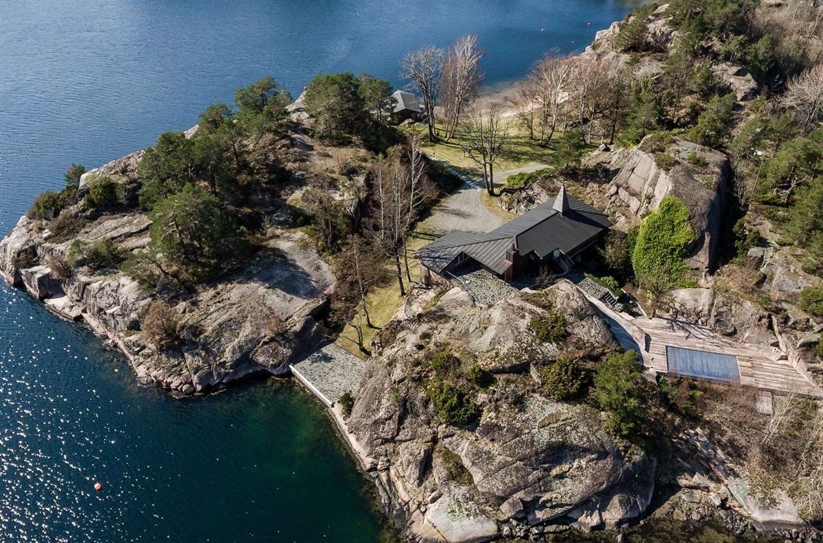 Strandeiendom med lang strandinje - på egen halvøy Galleribilde