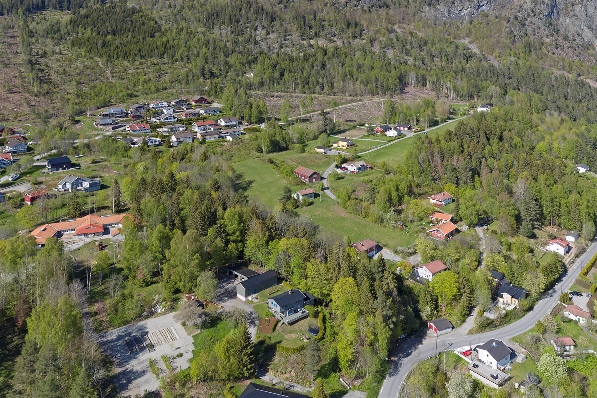 Over 10 mål tomt - Herlig utsikt! Galleribilde