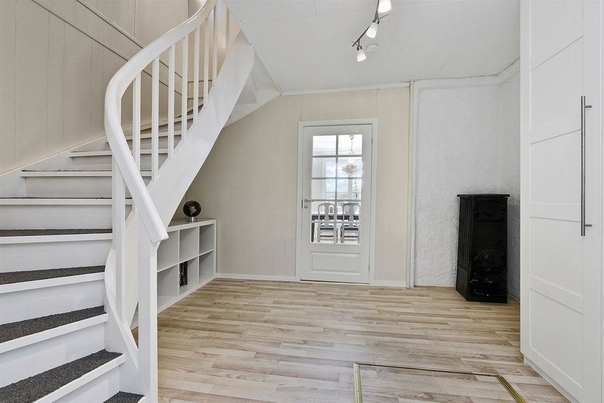 Trapp ned til 1.Etasje. Galleribilde