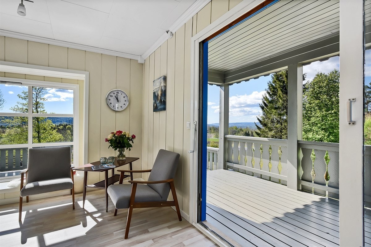 Utgang til overbygget terrasse. Galleribilde