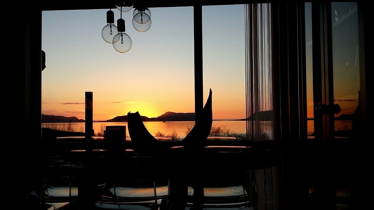 Nydelig solnedgang som kan nytes fra leiligheten Galleribilde