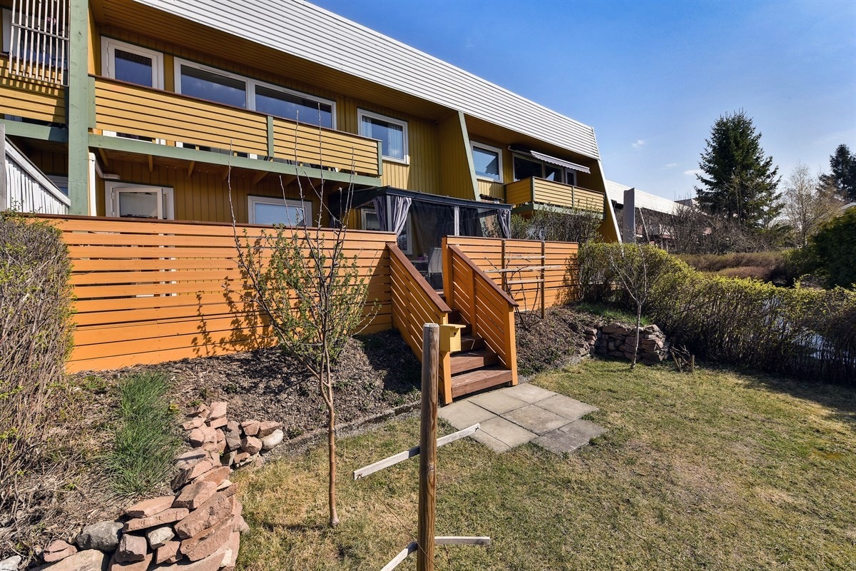 Dagligvarehandelen kan gjøres ved Kiwi, Rema 1000 eller Meny. Galleribilde