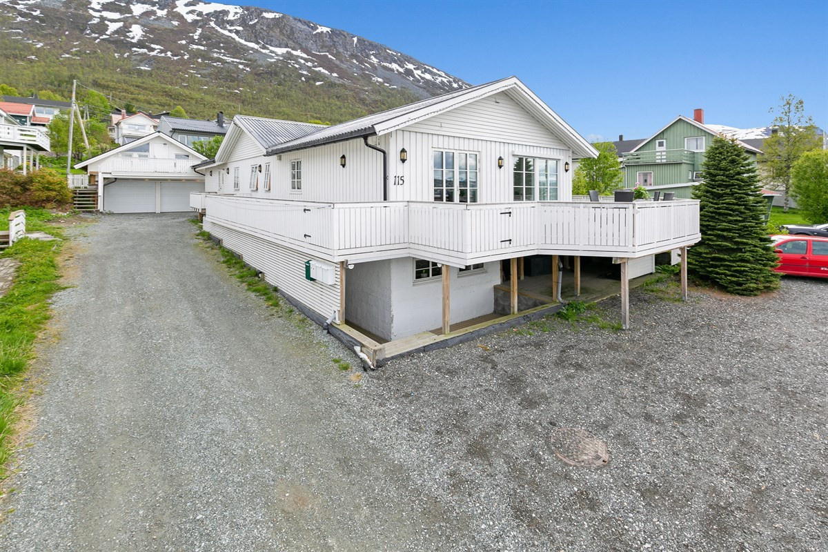 Meget stor og innholdsrik enebolig med utleie på Tomasjord