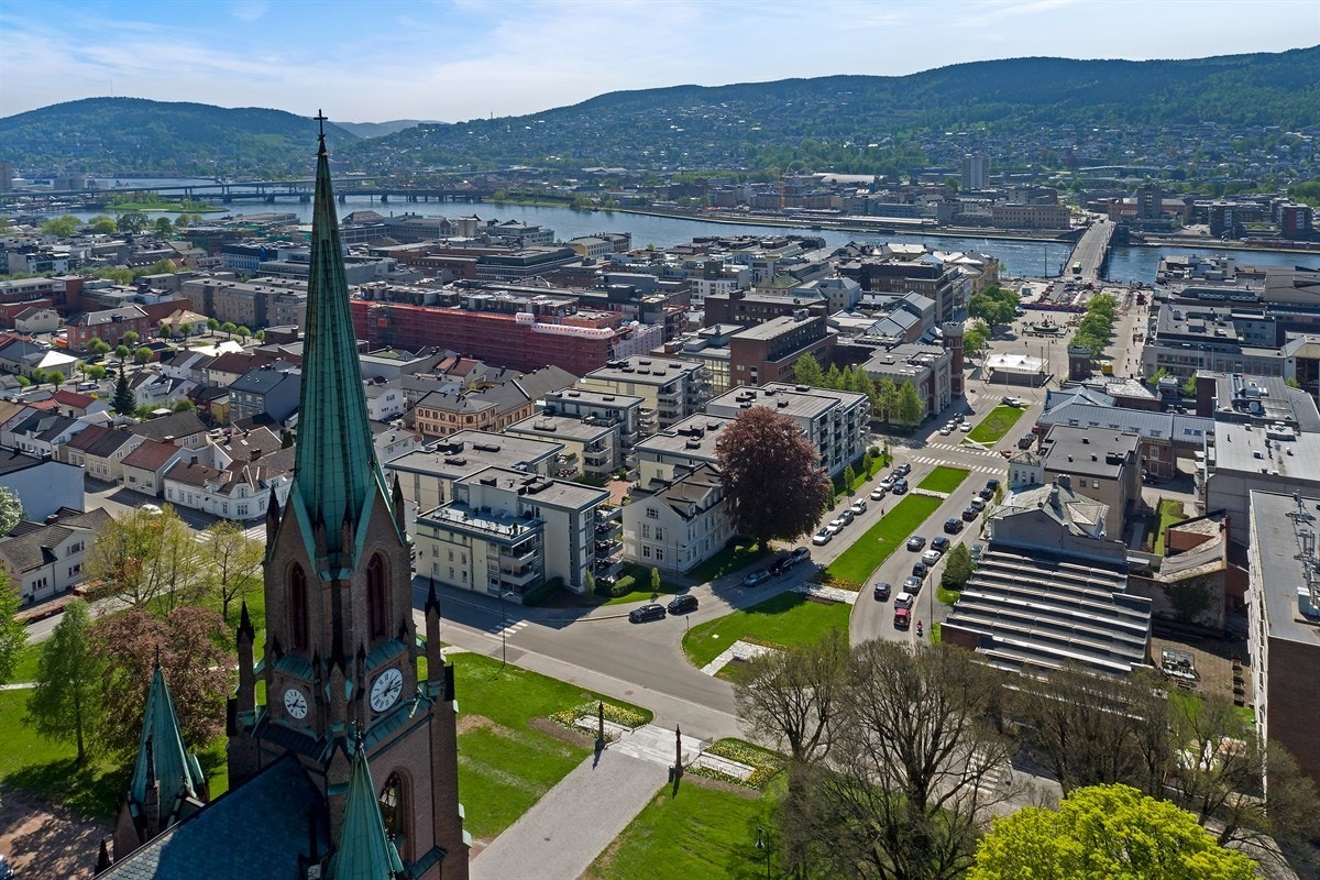 Dronebilde over Bragernes. Galleribilde