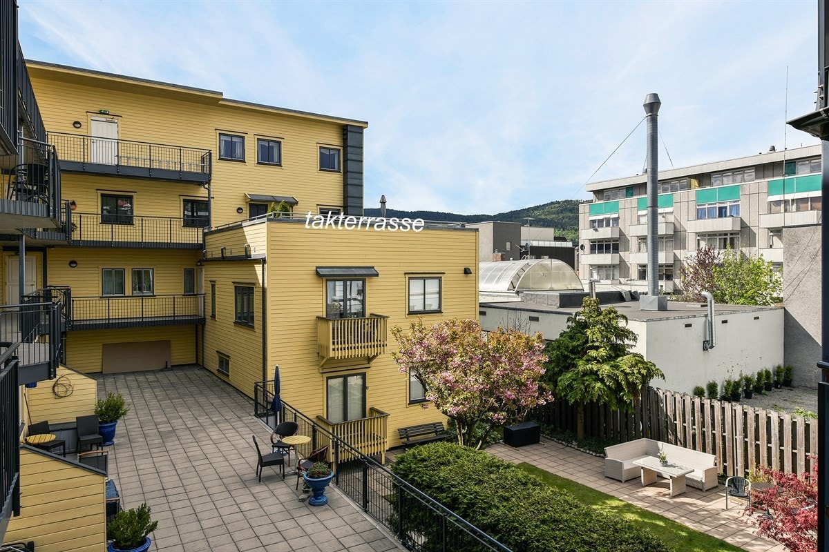Garasje - Takterrasse - Fransk balkong - Bakhage - Sentralt - Tidligere utleid for kr 16 000! Galleribilde