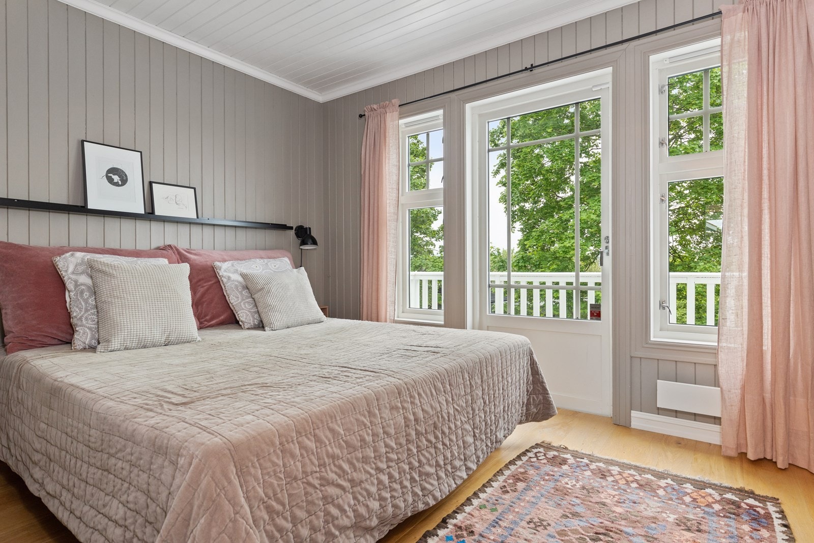 Soverom med egen balkong. Galleribilde