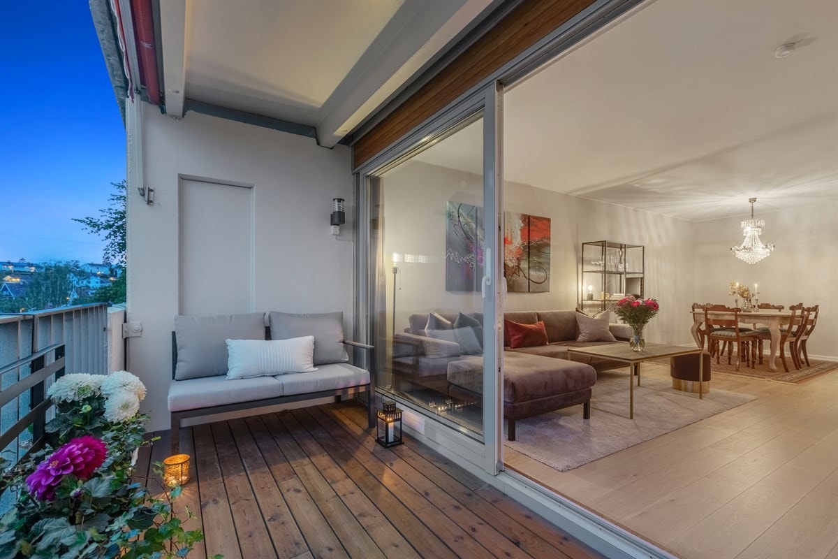 Det anbefales å trykke seg inn på bildet for full størrelse og bildetekst, for deretter å bla videre. Galleribilde