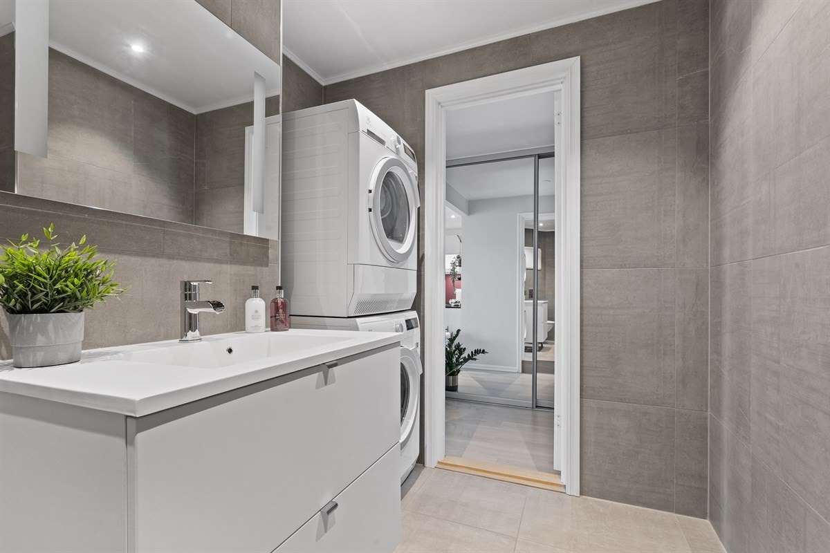 Oppussing 2017: Nye membraner og røropplegg, nytt rør-i-rør system og opplegg for vaskemaskin og tørketrommel. Galleribilde