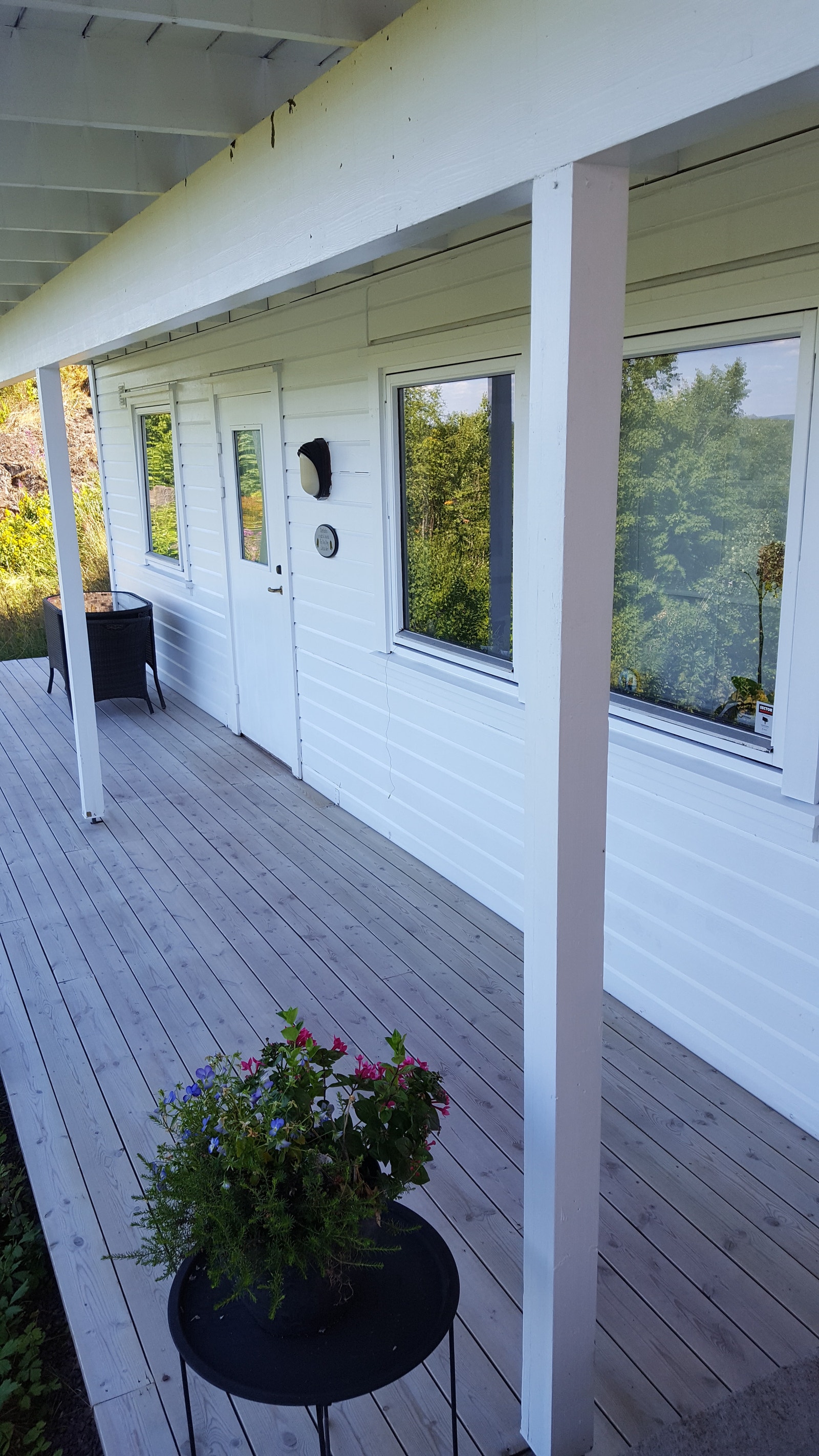 Egen inngang og terrasse Galleribilde