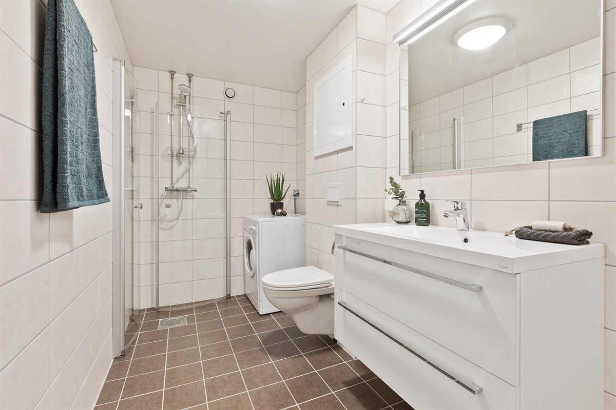 Lekkert baderom oppgradert i 2018. Galleribilde