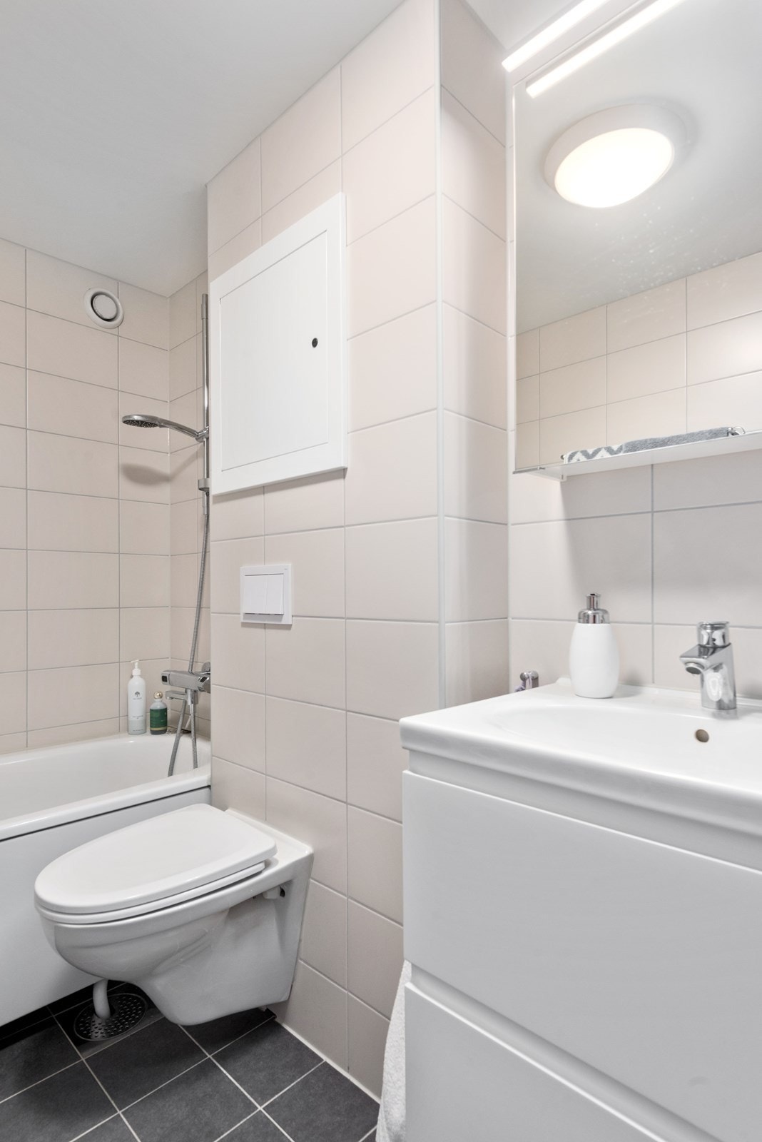 Varmtvann er inkl. i felleskostnadene. Galleribilde