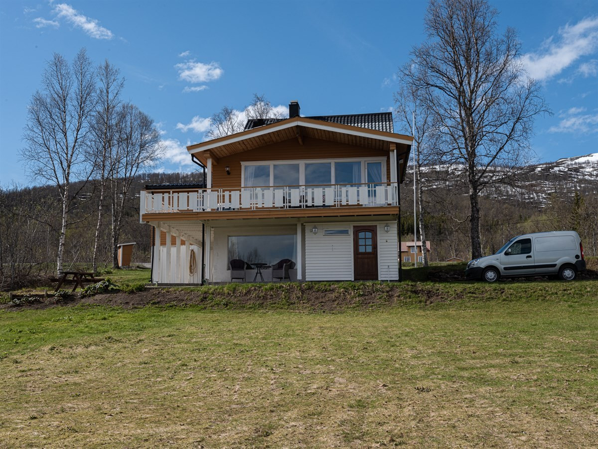Lagerplass under altan bidrar til god oppbevaringsplass
