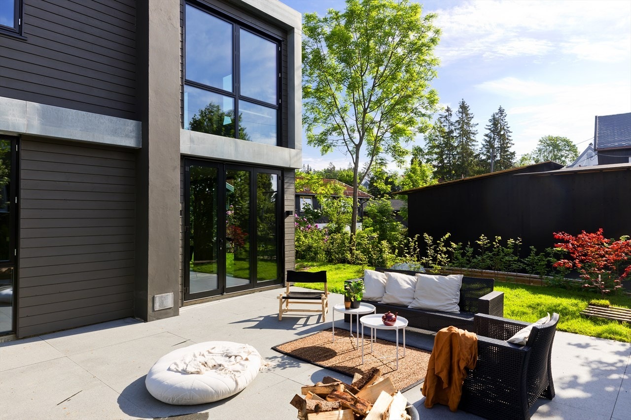 Stor granitt-terrasse på 47 kvm med gode solforhold Galleribilde