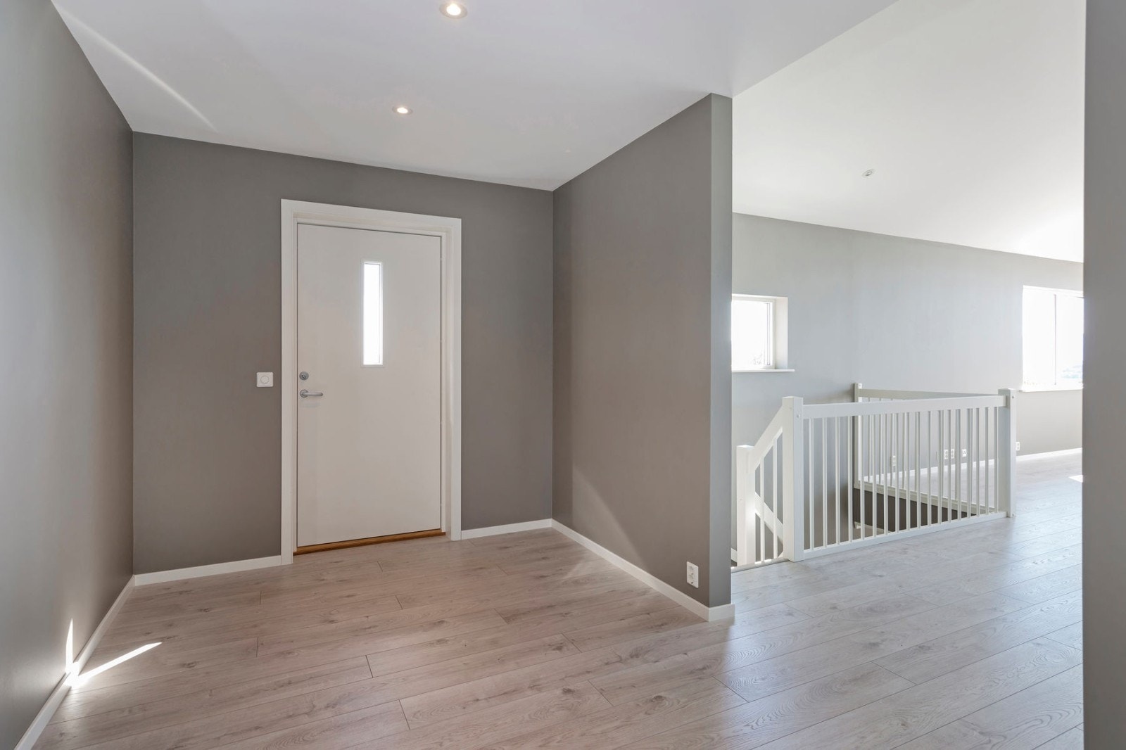 Hyggelig éntre med god plass til garderobe Galleribilde