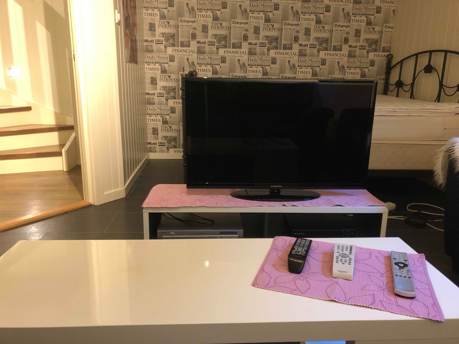 Bilde av tv på rommet Galleribilde