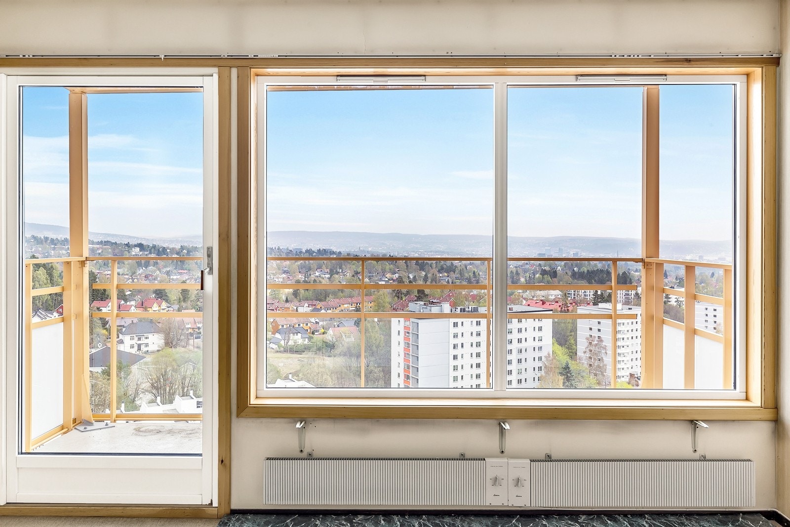 Vinduer fra 2001 utført med 2-lags isolerglass. Galleribilde