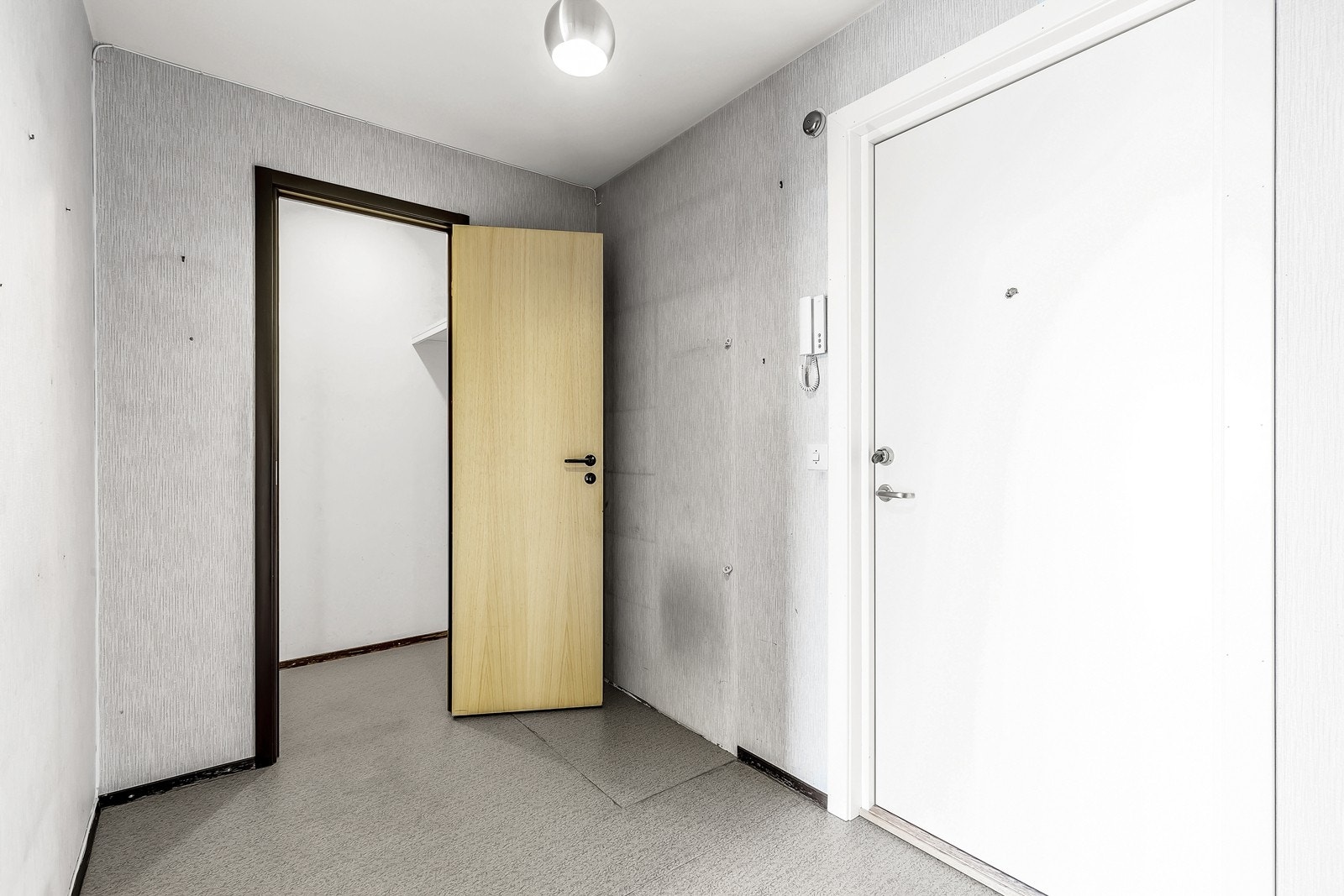 Praktisk bod i entreèn. Galleribilde