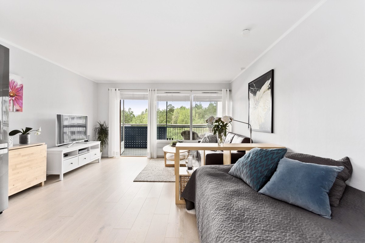 Stuen med naturen rett utenfor Galleribilde