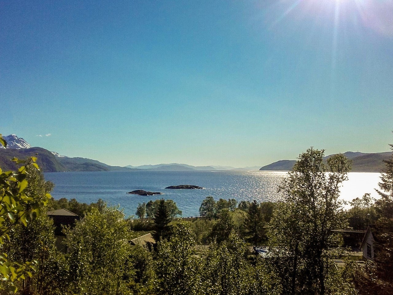 Utsikt fra boligtomt mot Solberg fjorden. Galleribilde