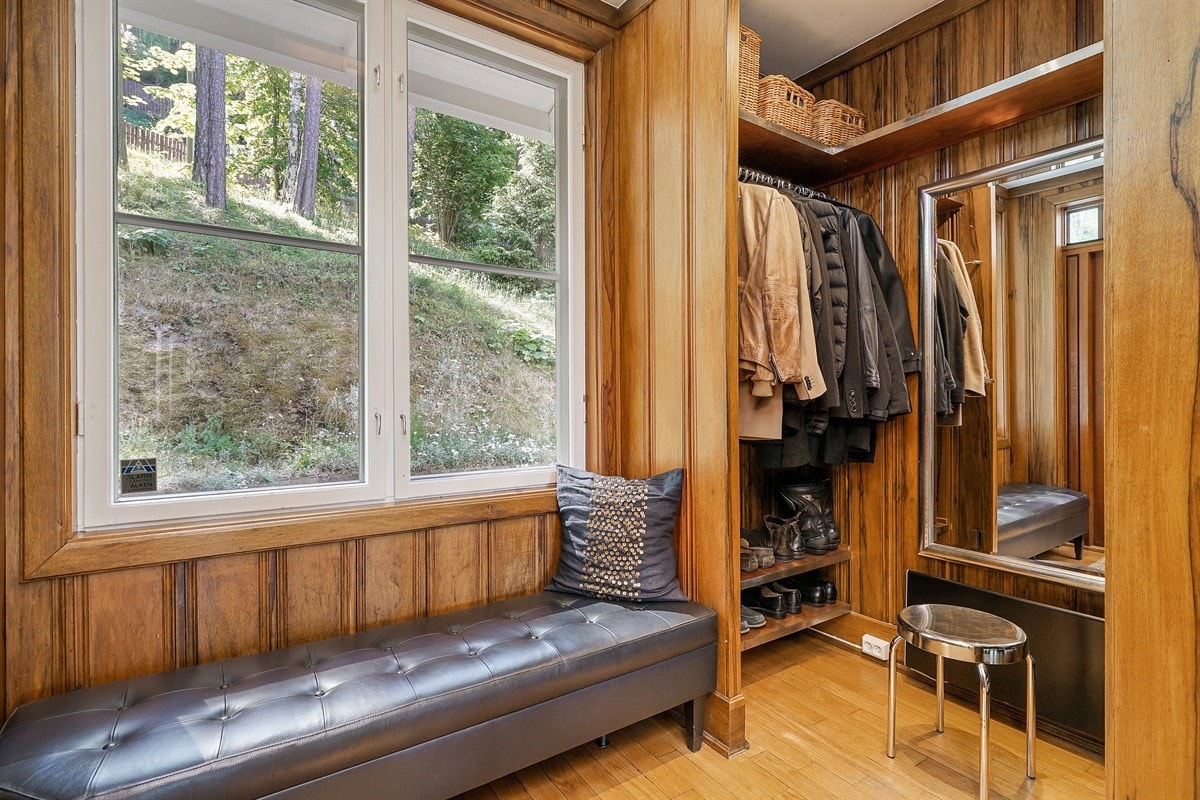 Entre og garderobe Galleribilde