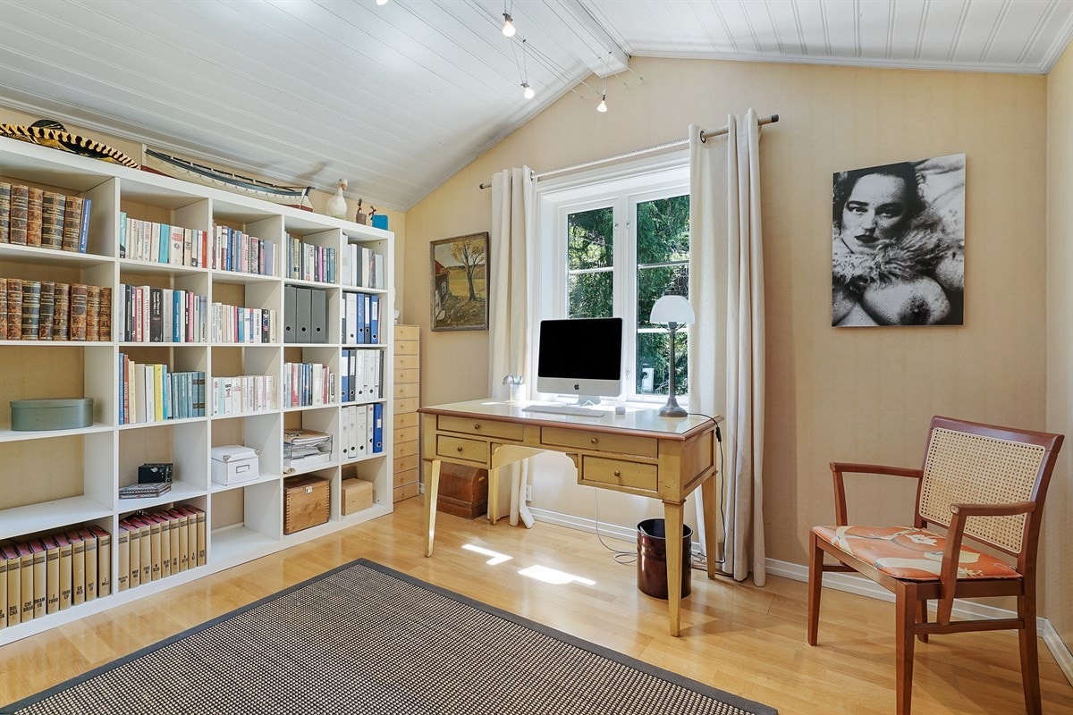 Hjemmekontor/soverom Galleribilde