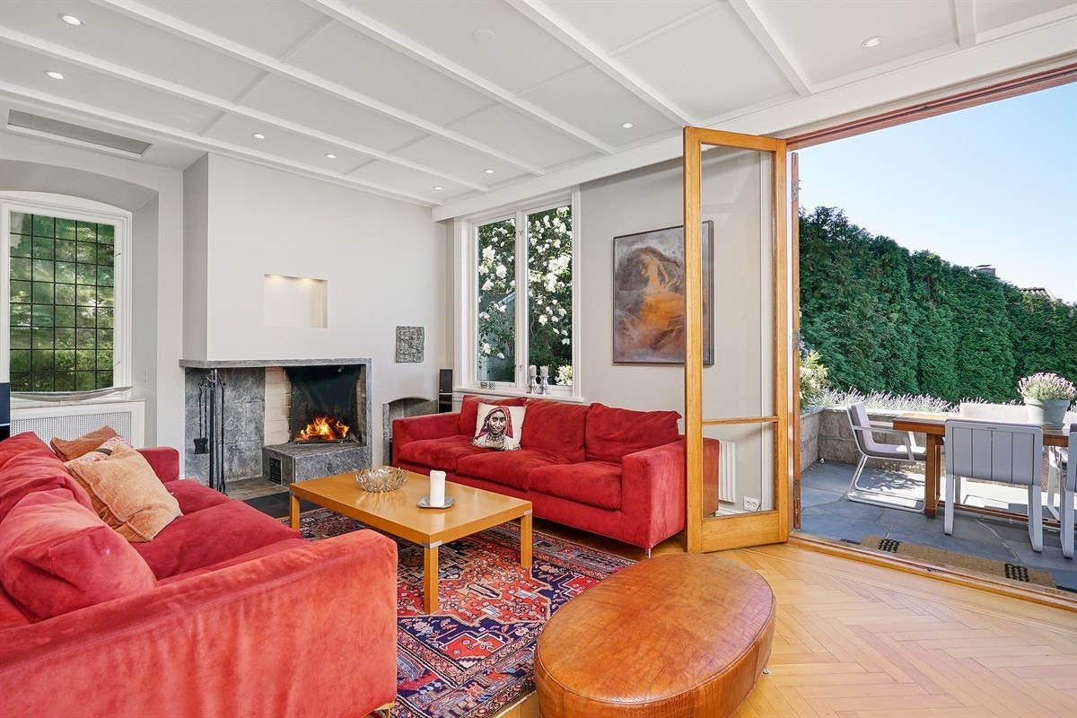 Doble dører ut mot terrassen Galleribilde