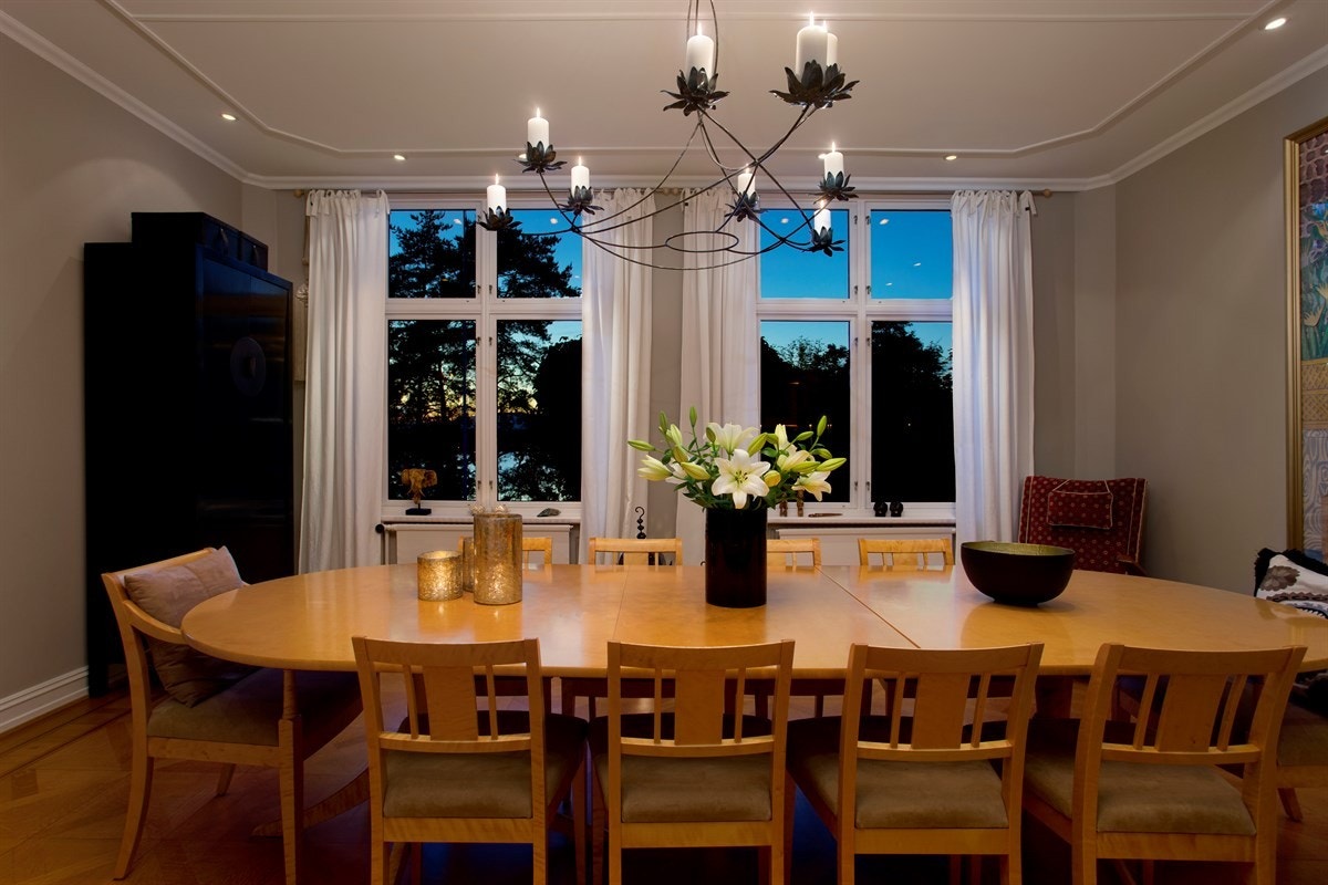 Kveldsstemning spisestue Galleribilde