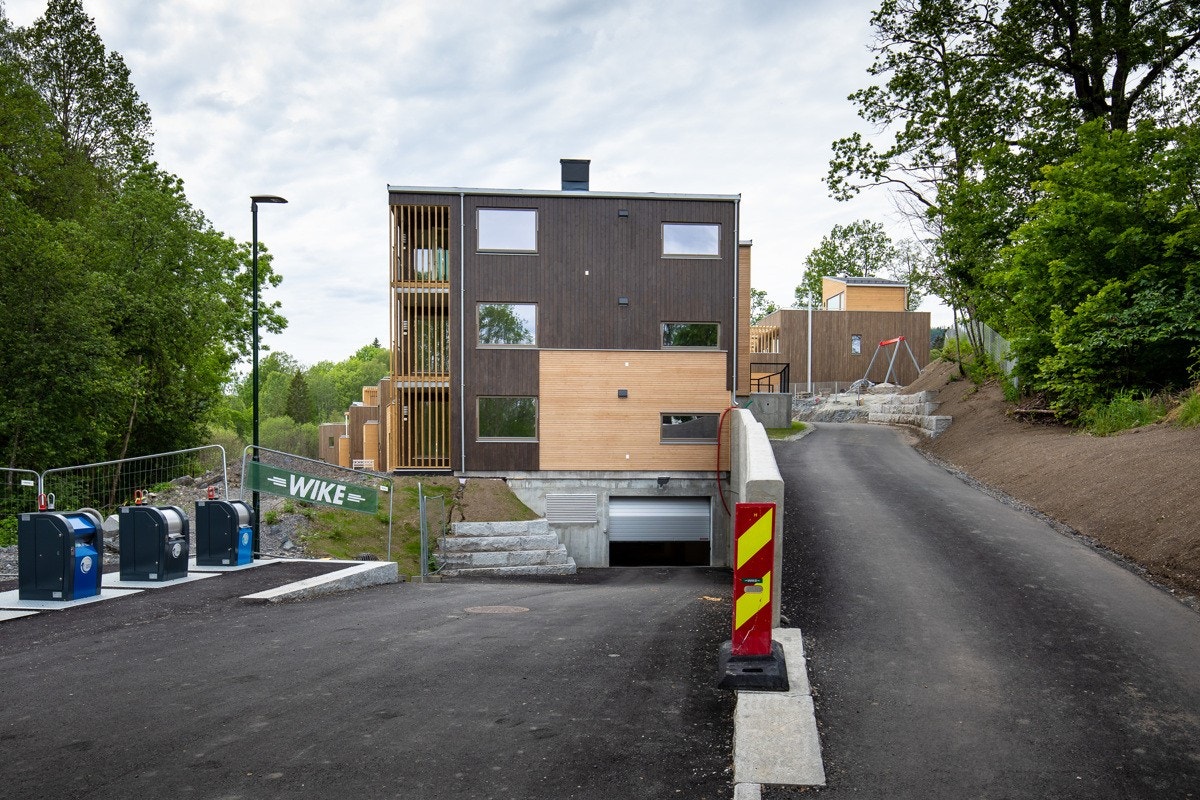 Felles garasjeanlegg i parkeringskjeller der boligen disponerer en p-plass på 12 kvm Galleribilde