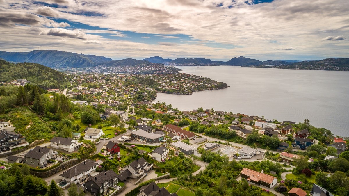 Badeplasser som Grønnskjæret friluftsområde og Morviksanden er et yndet sted å samles på varme sommerdager. Galleribilde