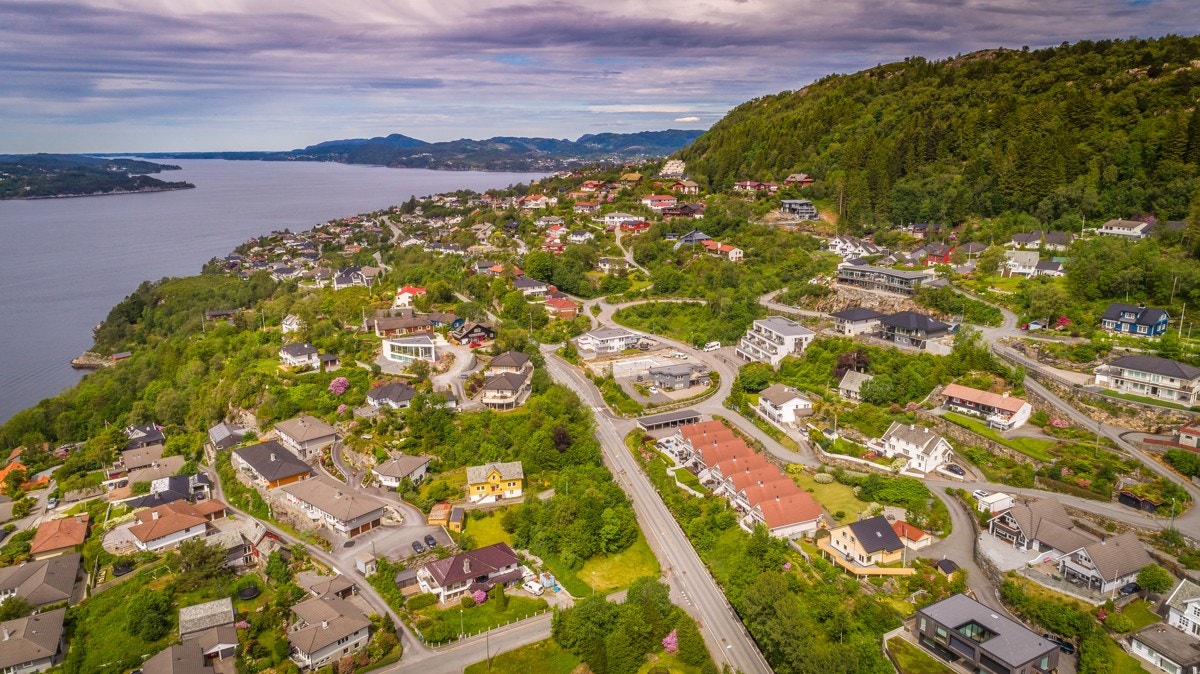 For de turglade er det attraktive turområder innen gangavstand fra boligen, her kan Morvikfjellet og Geitanuken anbefales. Galleribilde