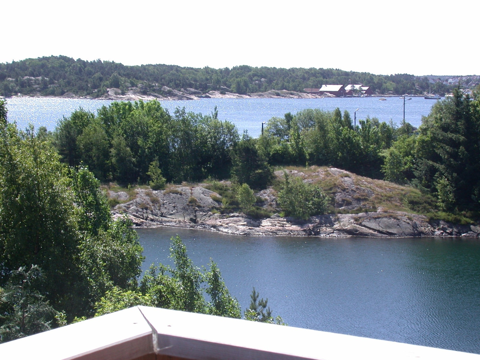 utsikt fra frokostbalkong (morgensol) Galleribilde