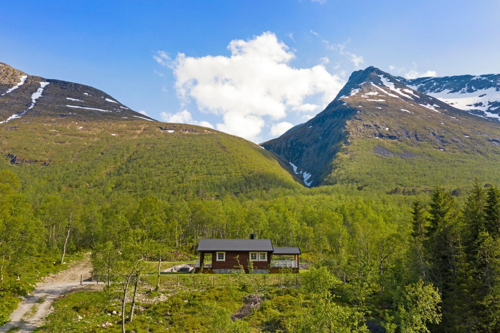Beliggende i naturskjønne omgivelser. Galleribilde