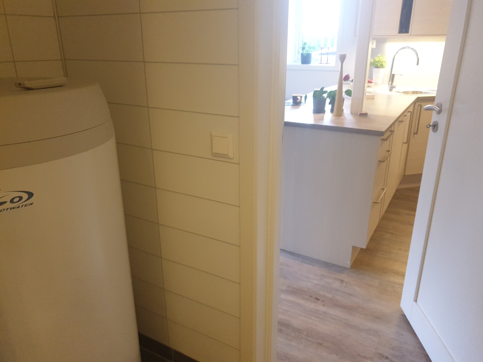 Egen stor varmtvanns tank Galleribilde