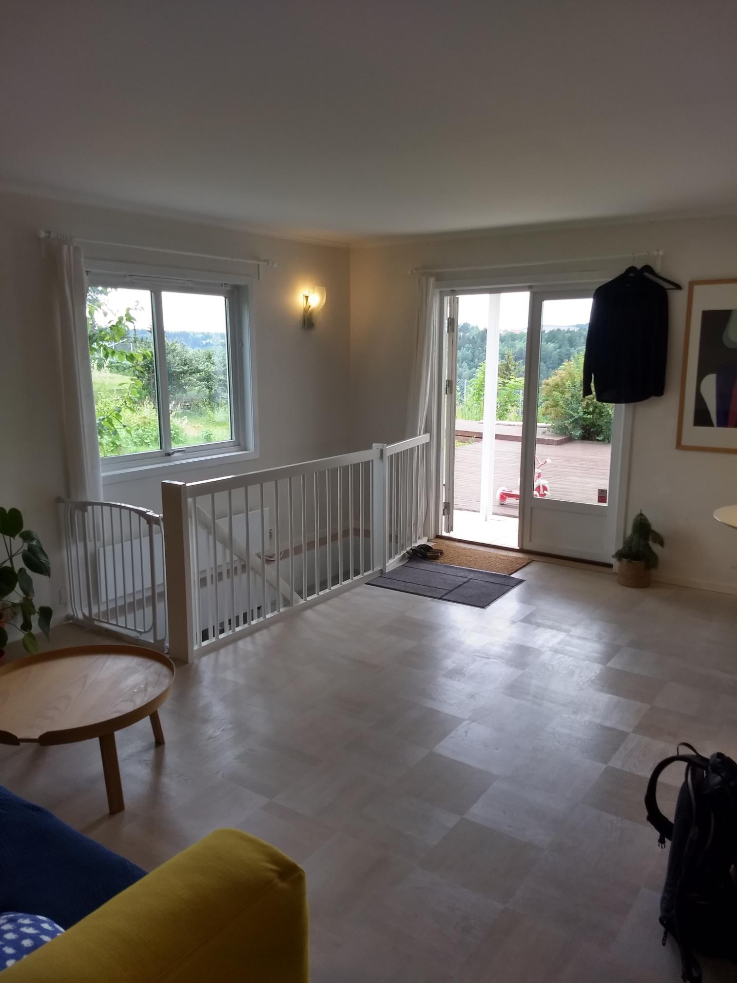 Stue med utgang til terrasse Galleribilde