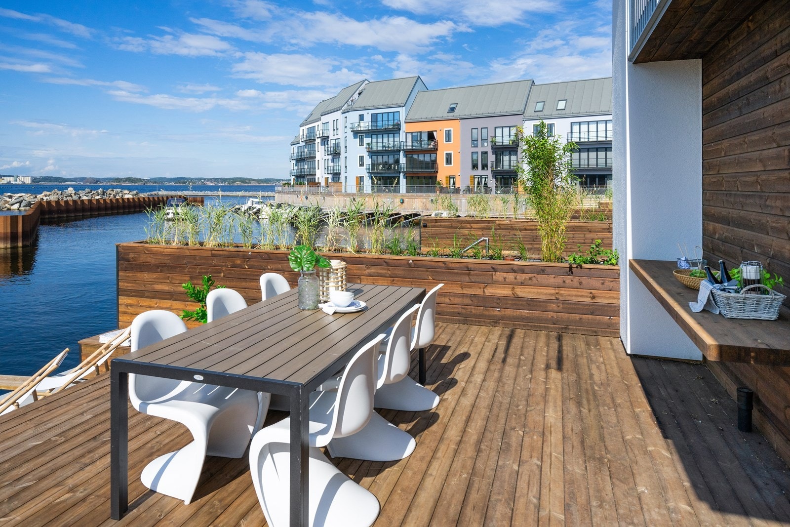 Bryggeterrasse med opplegg for utekjøkken Galleribilde