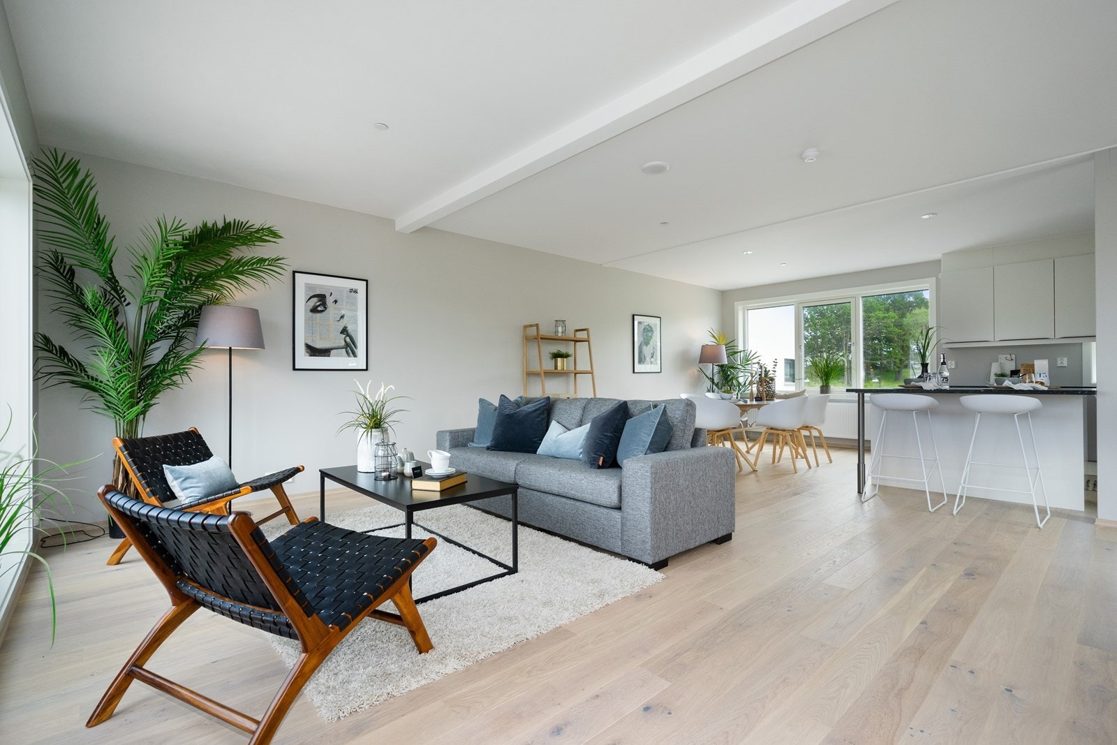 Cirka 45 kvm stue/spisestue/kjøkken Galleribilde