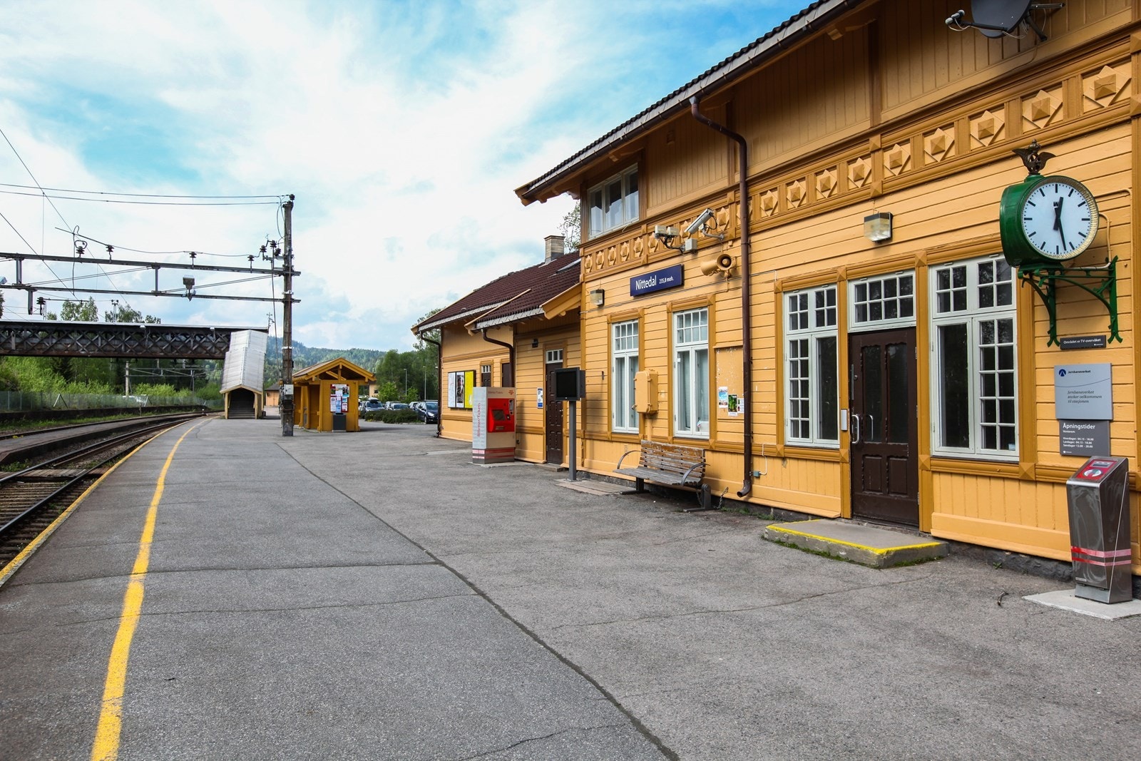 350 m fra boligen ligger Nittedal stasjon, Gjøvikbanen med hyppige avganger til Kjelsås, Storo og Oslo-S Galleribilde