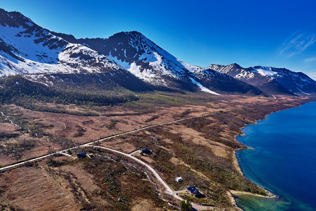 EIendommen har teiger på begge sider av fjorden. Galleribilde
