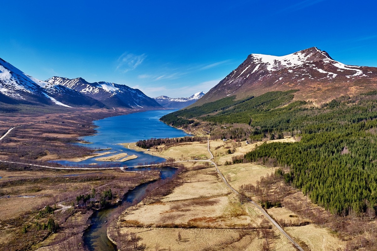 Eiendommen består av 3 bruksnummer, fordelt på 11 teiger, og er totalt på 3648 mål. Galleribilde