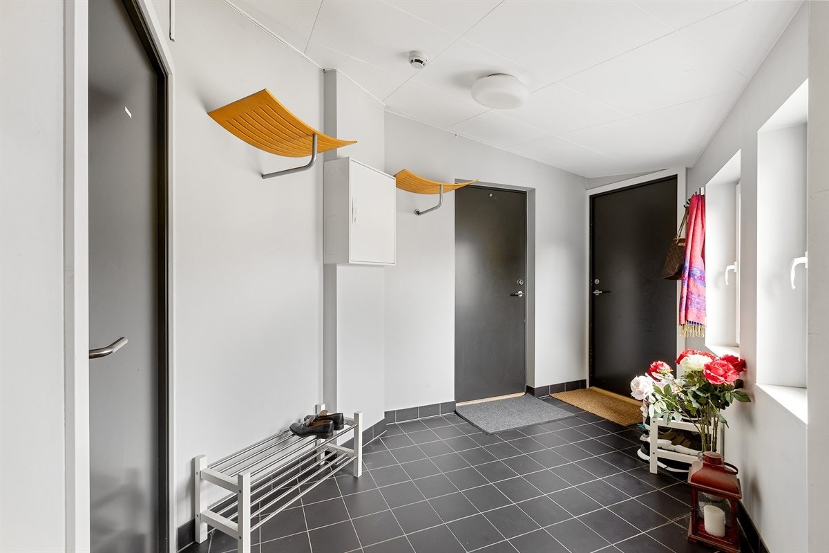 Felles entré til boligens tre enheter Galleribilde