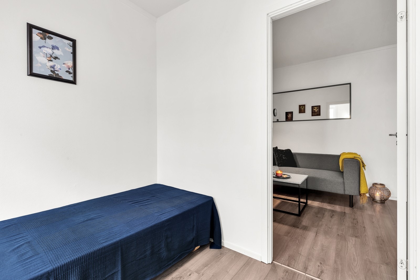 Det er mulig å sette opp garderobeløsning for lagring av klær. Galleribilde