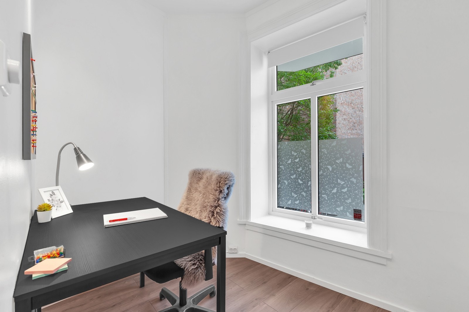 Soverom nr. tre er i dag innredet som kontor, men kan benyttes som soverom ifølge takstmann. Galleribilde