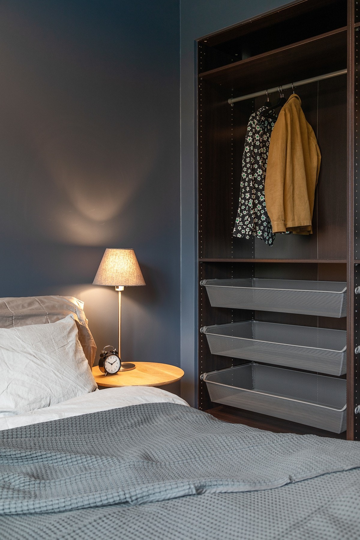 Hovedsoverom har spesialtilpasset IKEA garderobe. Galleribilde